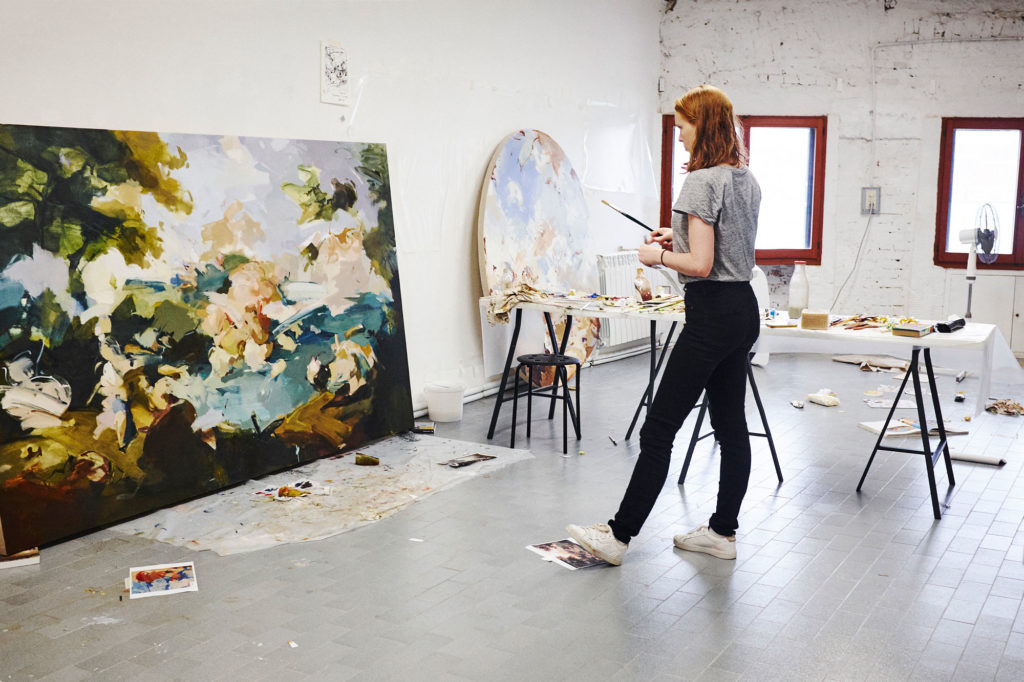 Flora working in Venice Studio.
